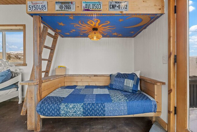 Building Photo - 84 Arcturus Dr