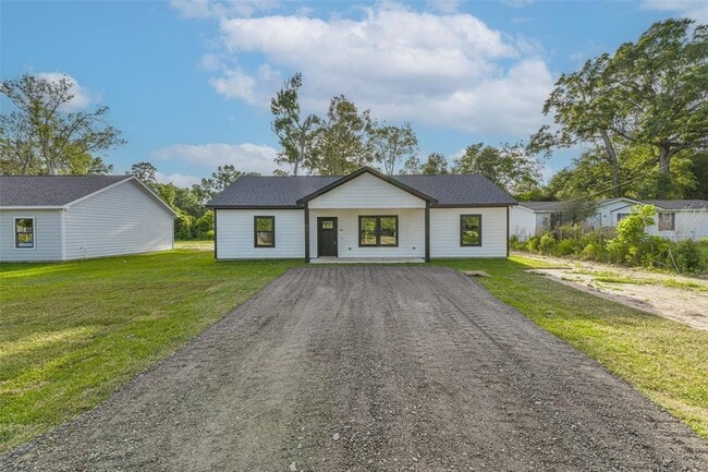 Primary Photo - 106 County Rd 3704