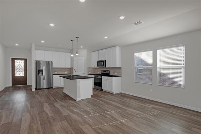 Building Photo - 628 Fawn Valley Dr