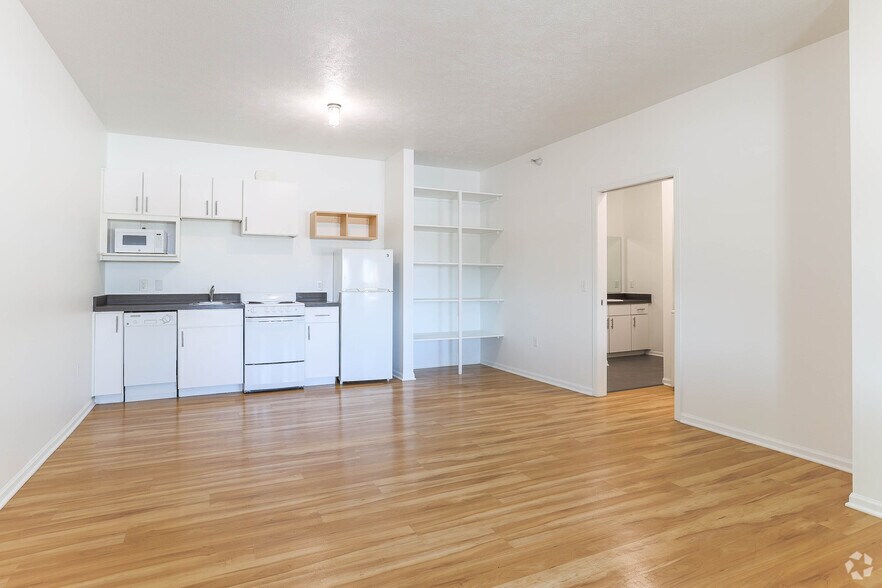 Interior Photo - 8 Street Apartments