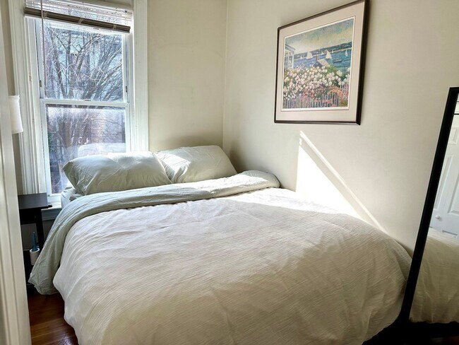 Building Photo - 17 Dartmouth St