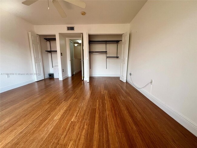 Building Photo - 2965 NE 185th St