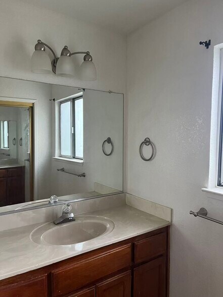 Building Photo - 2825 Woodland Ave