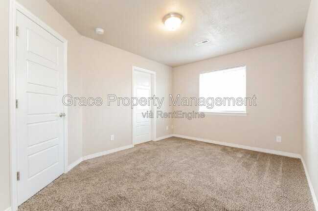 Building Photo - 6107 Kochia Ct