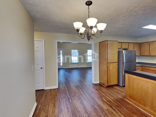 Building Photo - 427 Parrish Hill