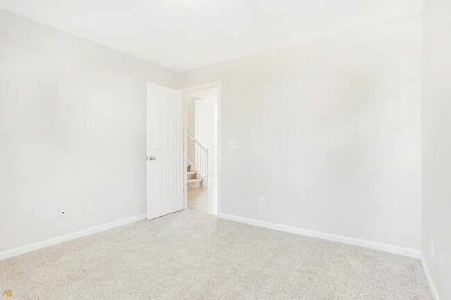 Building Photo - 6260 Whitetail Ct NW