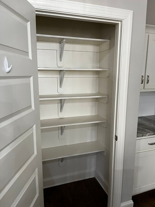 Building Photo - Custom Built home in a quiet subdivision