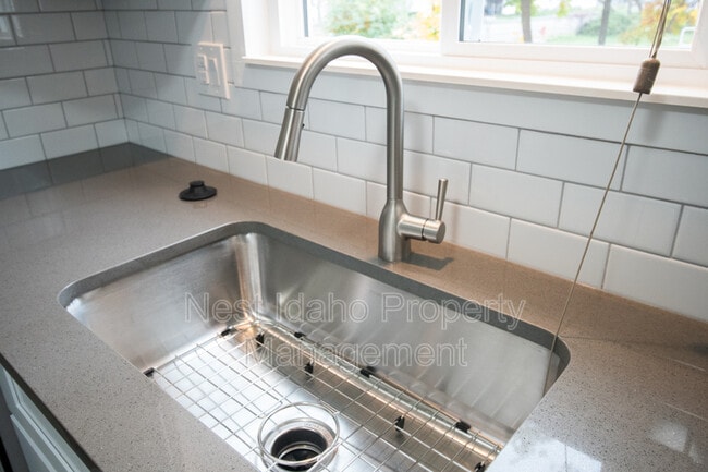 Building Photo - 223 N Liberty St