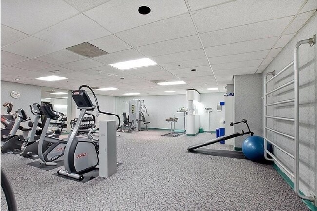 Building Photo - Remodeled 1BR Condo @ Opera Plaza with Ame...