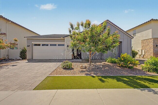 Building Photo - 1461 E San Carlos Way