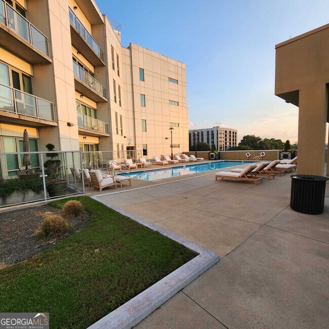 Building Photo - 1100 Howell Mill Rd NW