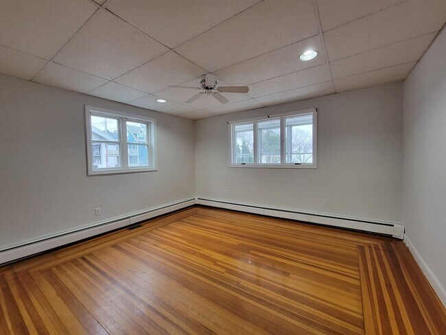 Building Photo - 459 Medford St