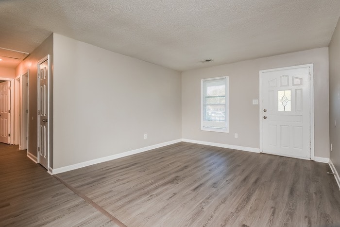 Building Photo - 1605 Westmoreland Ave