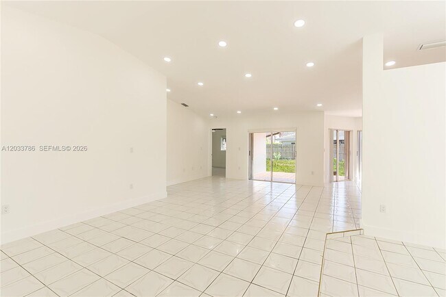 Building Photo - 15881 SW 139th Ave