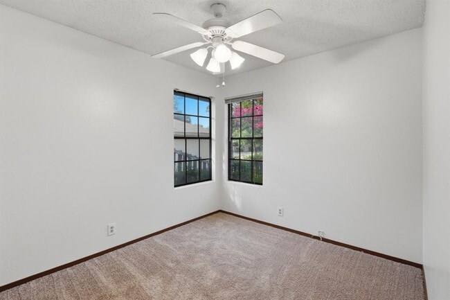 Building Photo - 12416 Deer Falls Dr
