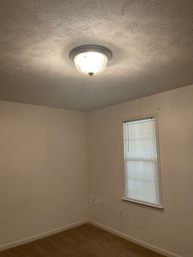 Building Photo - 308 4th St