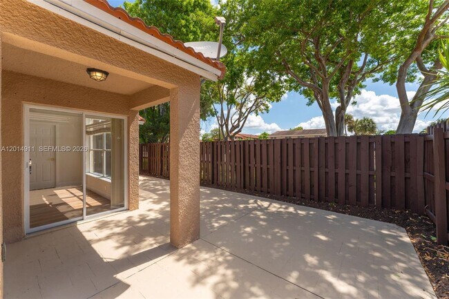 Building Photo - 8113 SW 157th Ct