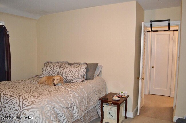 Building Photo - 305 S Hubbards Ln