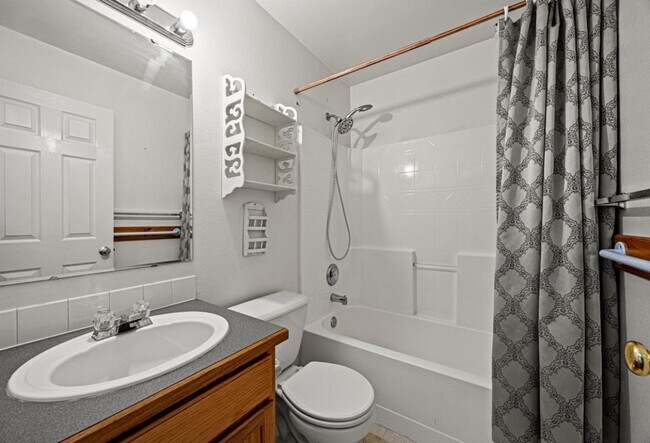 Building Photo - 803 Coopers Ct