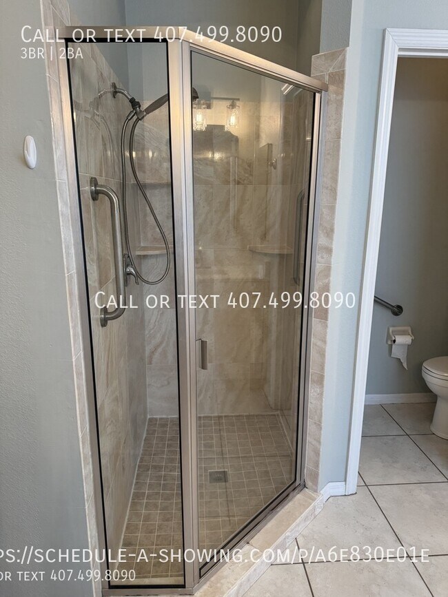 Building Photo - 13500 Biscayne Dr