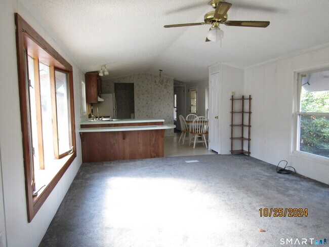 Building Photo - 220 Chaplin Rd
