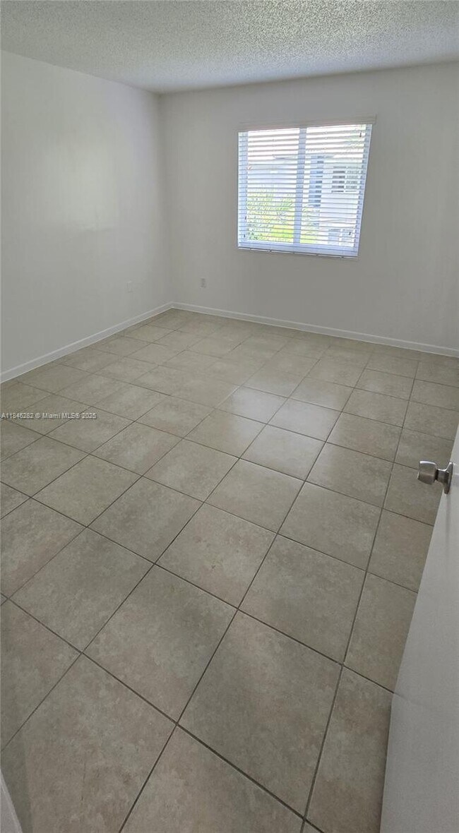 Building Photo - 10820 SW 200th Dr