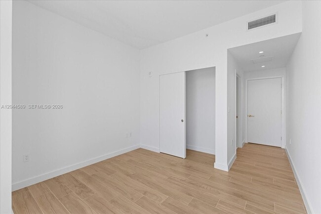 Building Photo - 2678 Tigertail Ave