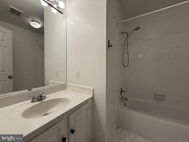 Building Photo - 7136 Swansong Wy