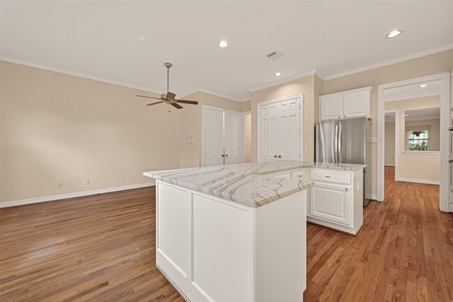 Building Photo - 431 Westmoreland St