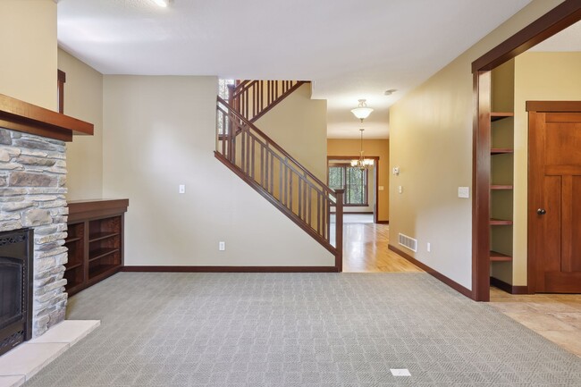 Building Photo - 14272 Grantaire Ln N