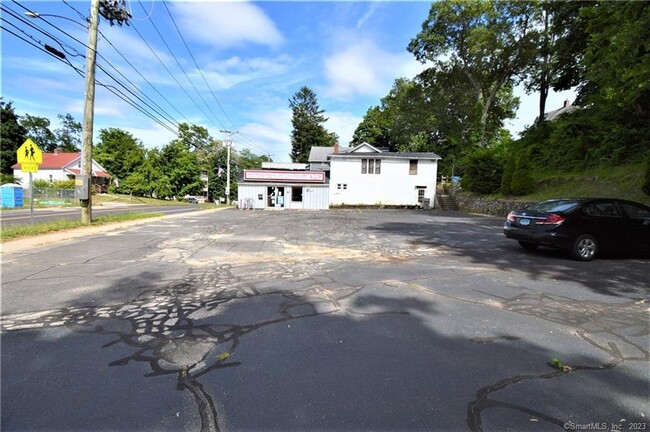 Building Photo - 41 Terryville Ave