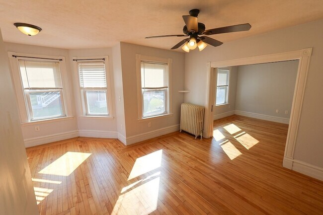 Building Photo - 72 Grampian Way