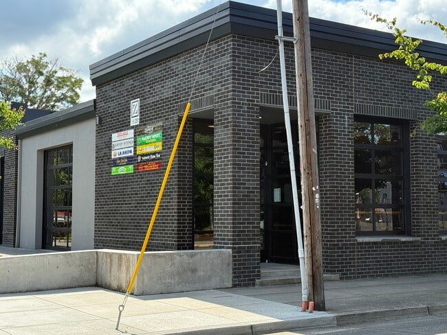 Building Photo - 5623 SE 84th Ave