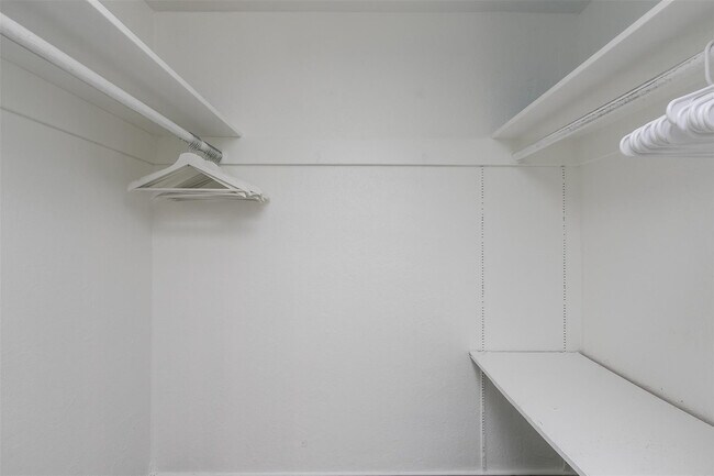 Building Photo - 3700 Galt Ocean Dr