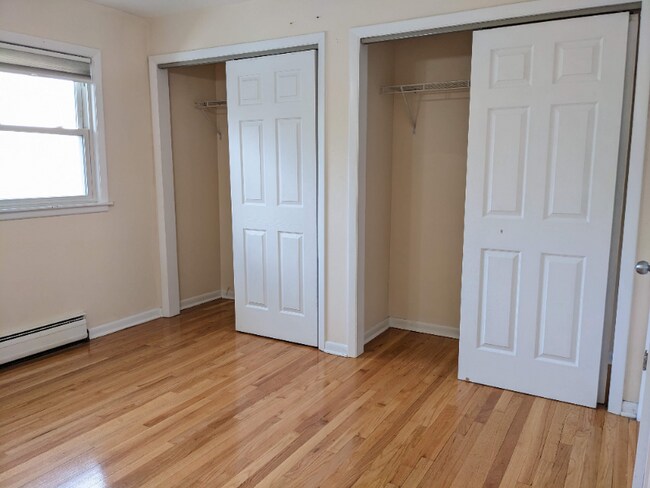 Building Photo - 16W631 56th St