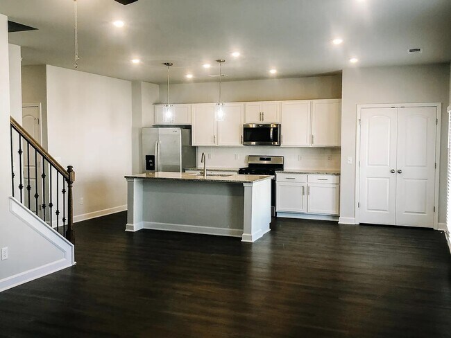 Kitchen - 4536 Hoboken Way