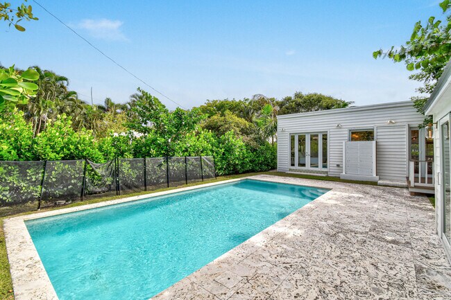 Building Photo - 845 Sunset Rd