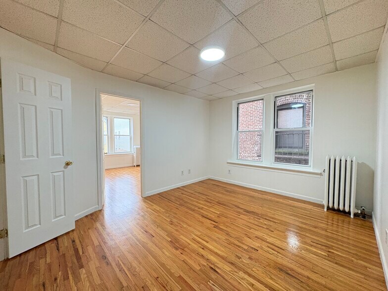 179 W 48th St 7 - 183 W 48th St