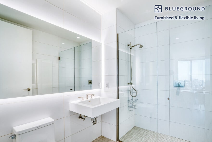 Building Photo - 545 Vanderbilt Ave