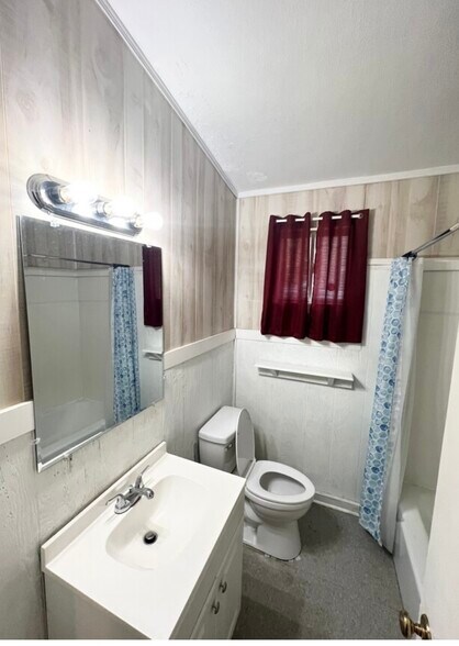Building Photo - 420 Lakeview Dr