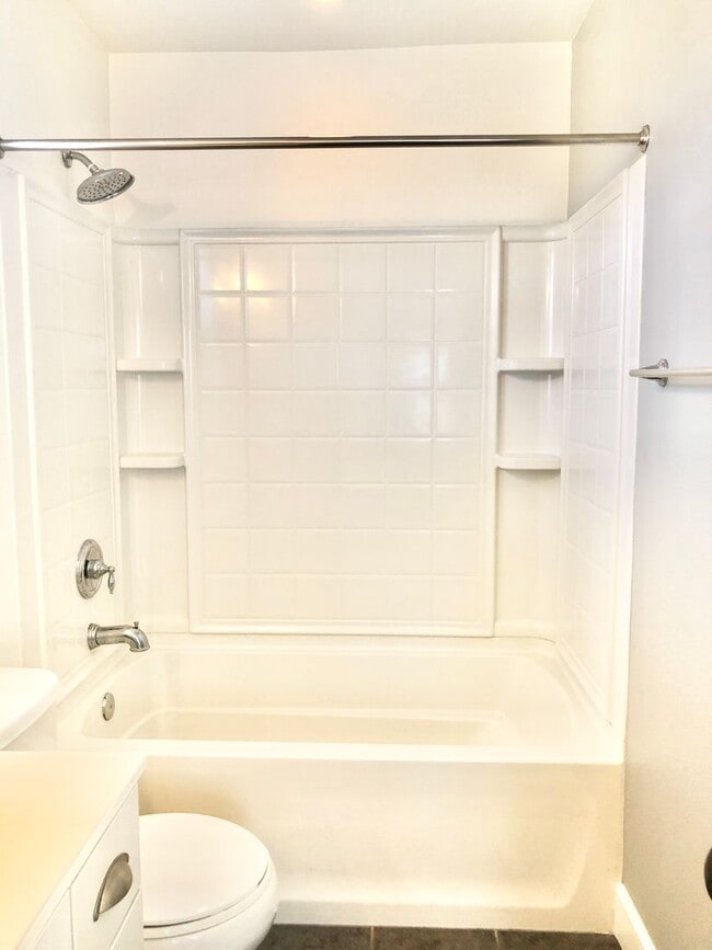 Building Photo - Beautifully Upgraded & Appointed End Condo...