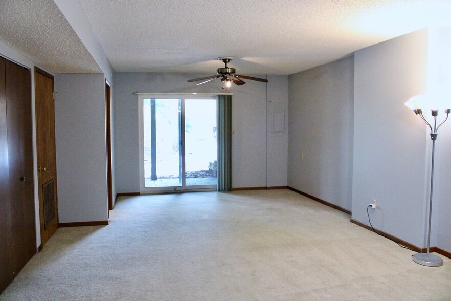 Spacious Walkout Finished Basement - 10523 Briston Ct