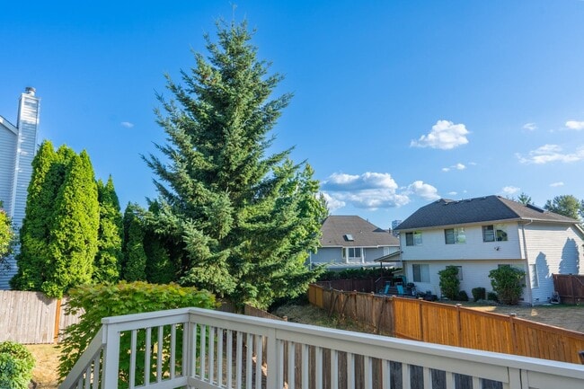 Building Photo - 3Bd/2.5Ba Bellevue House( Newport Hill)
