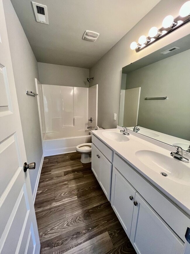 Building Photo - Brand New Townhome in Holly Ridge!!