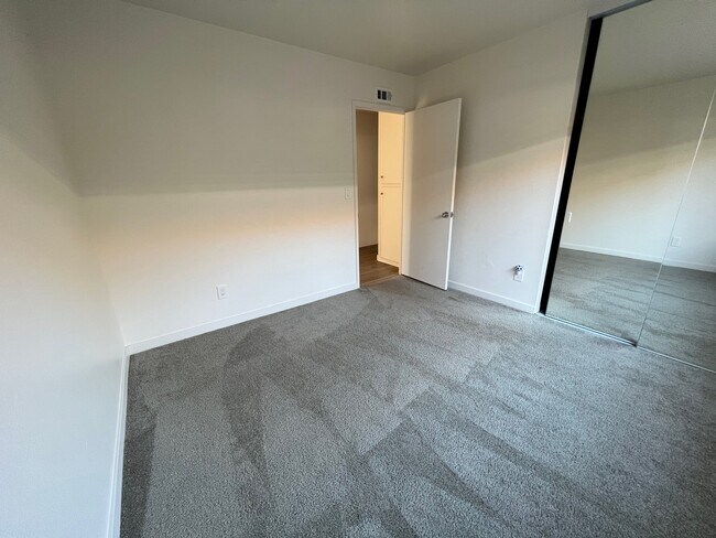Building Photo - 4490 Cather Ave