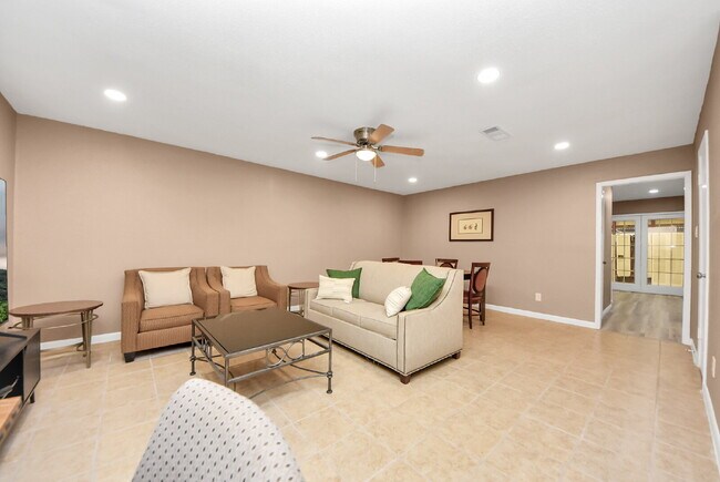 Building Photo - 6710 Biggs Ct