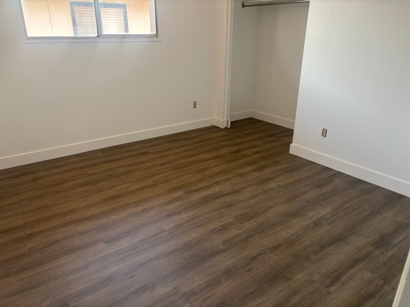 Building Photo - 1017 E Wesleyan Dr