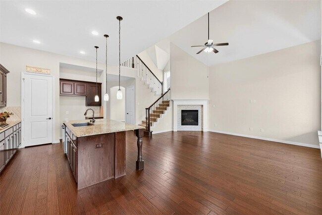 Building Photo - 5629 Grove Cove Dr