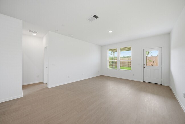 Building Photo - 10731 Sora Dr