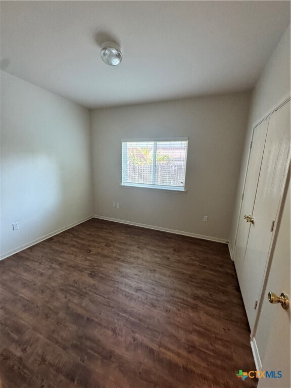 Building Photo - 106 Pin Oak Ct